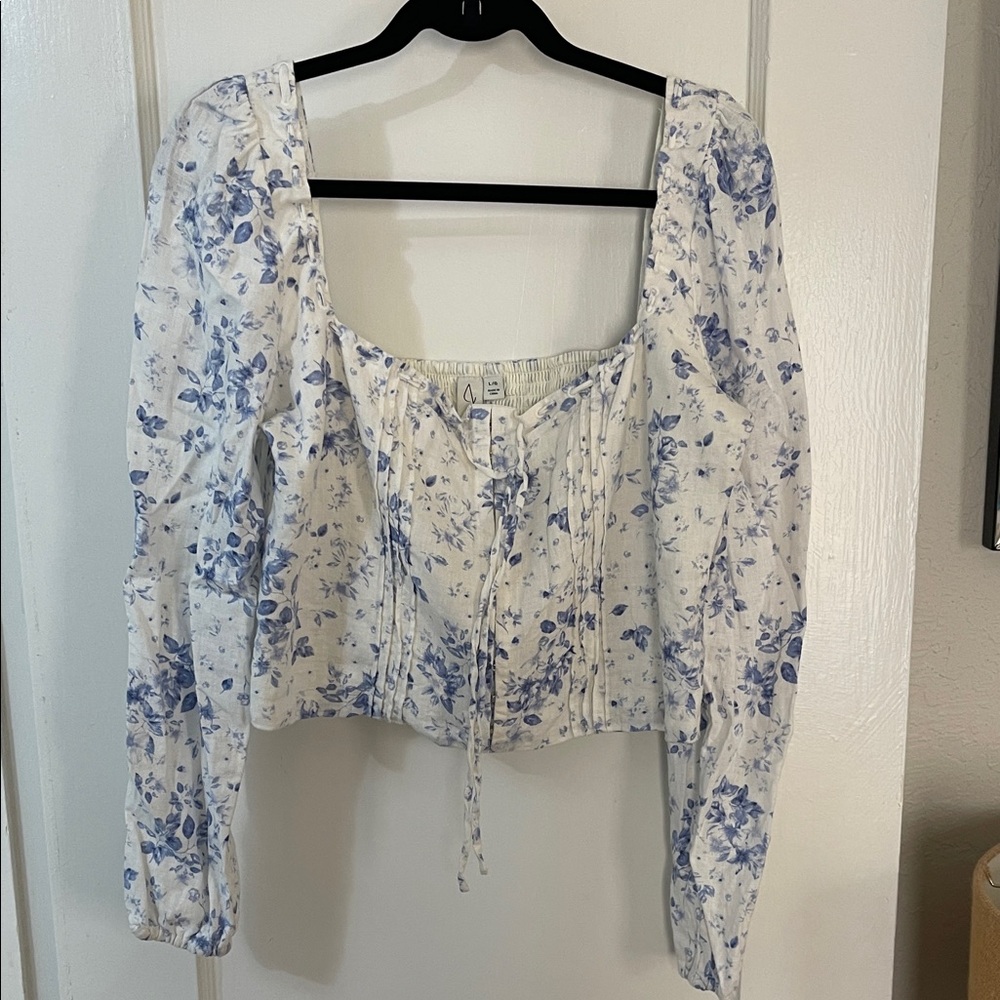 Joie linen Floral Blue and White Women's Top